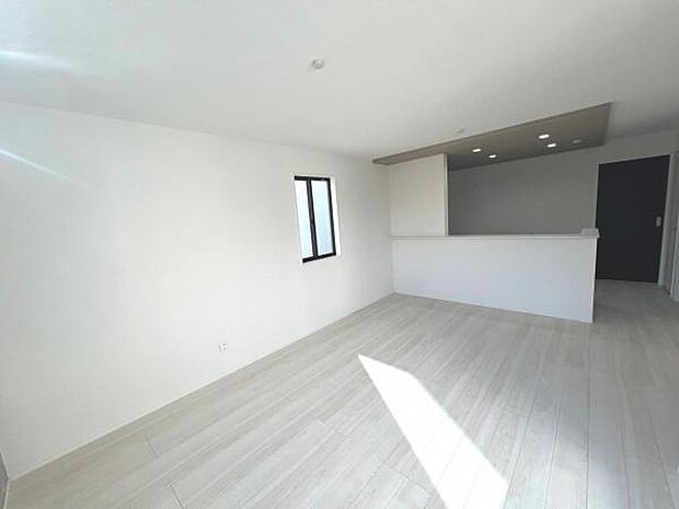 リビングダイニングになります。ご家族そろっての素敵な空間になりそうですね。