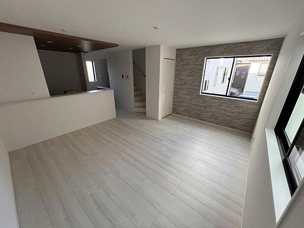 リビングダイニングになります。ご家族そろっての素敵な空間になりそうですね。