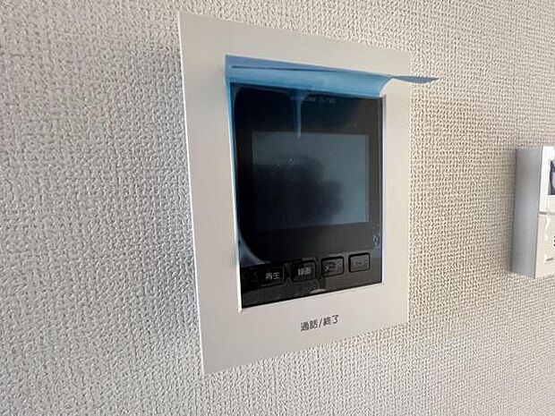 訪問者を確認できるTVモニター付きインターフォンです。
