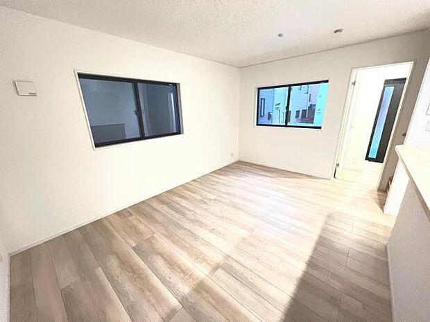 家族団らんの場所としてゆったりと居心地の良いリビングです。