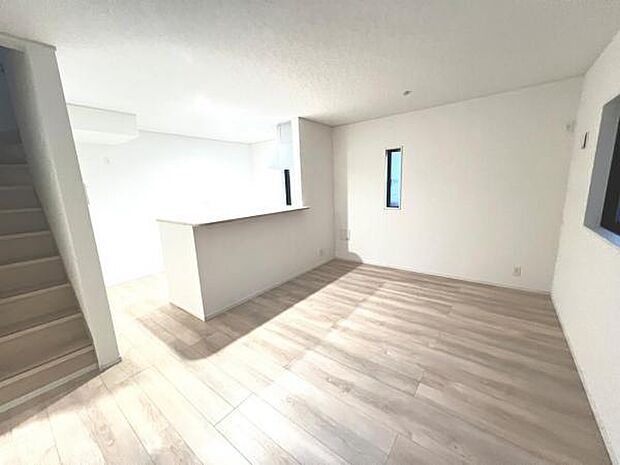 リビングダイニングになります。ご家族そろっての素敵な空間になりそうですね。