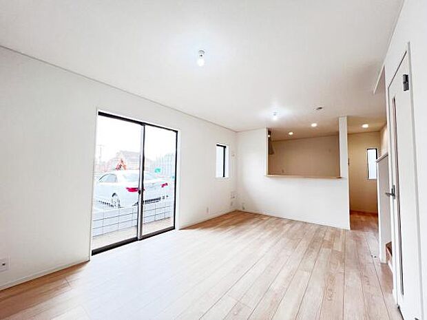 家族団らんの場所としてゆったりと居心地の良いリビングです。