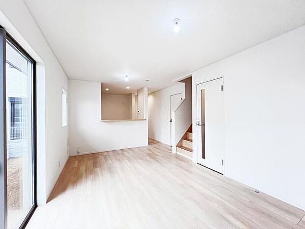 リビングダイニングになります。ご家族そろっての素敵な空間になりそうですね。