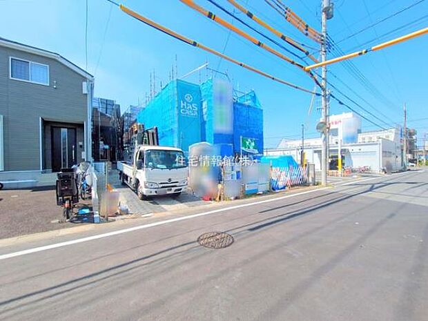 前面道路を含めた現地写真です。