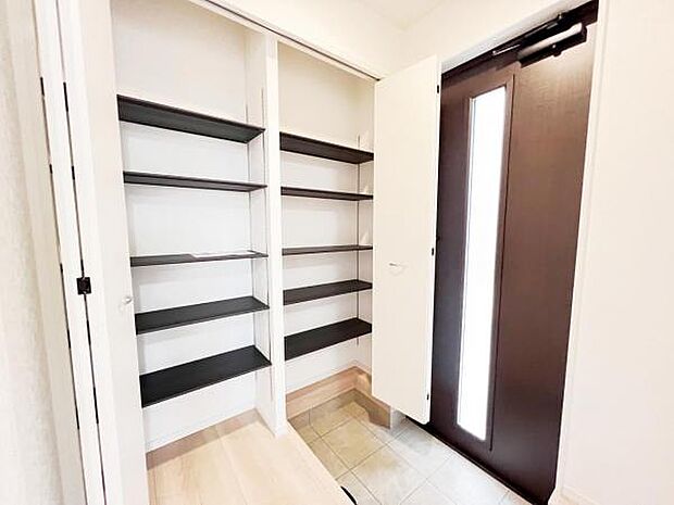 いつも気持ちよくご家族を迎えられる玄関です。