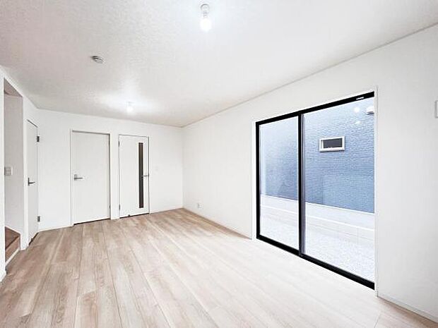 家族団らんの場所としてゆったりと居心地の良いリビングです。