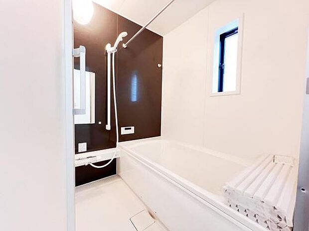 お風呂でほっとひといき。1日の疲れを癒しましょう。