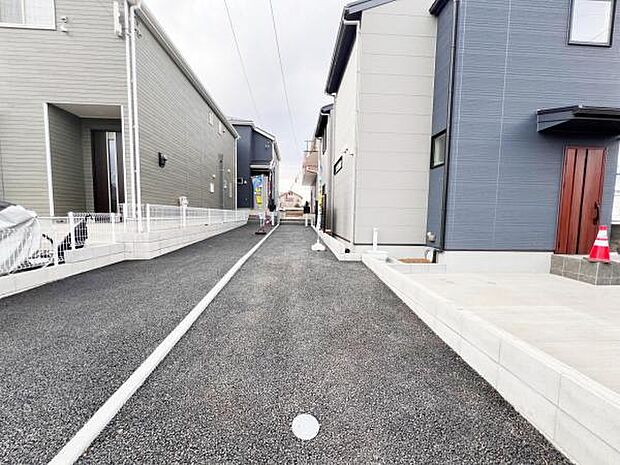 駐車場ももちろん完備しておりますのでお車所有の方にも心強いです。