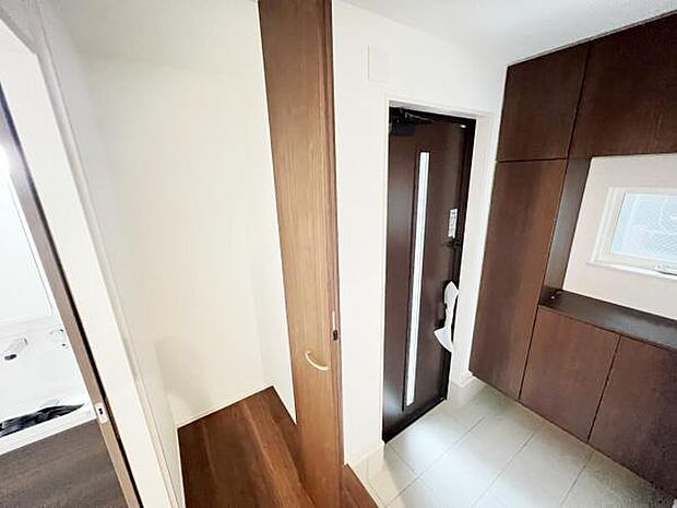 いつも気持ちよくご家族を迎えられる玄関です。