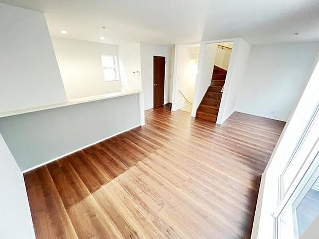 家族団らんの場所としてゆったりと居心地の良いリビングです。