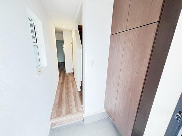 いつも気持ちよくご家族を迎えられる玄関です。