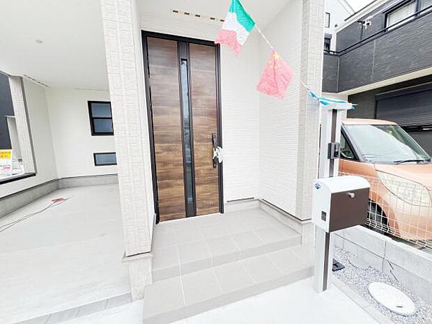 いつも気持ちよくご家族を迎えられる玄関です。