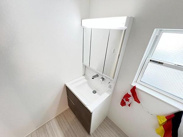 脱衣所は小さなお子様がいるご家庭にも重宝されます。