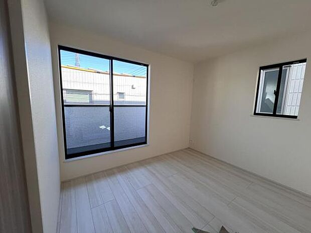 家族団らんの場所としてゆったりと居心地の良いリビングです明るい日差しが入る風通しの良いリビングですご