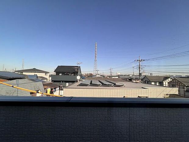 お住まいからの眺望ですバルコニーからの眺望です明るい陽射しを浴びながらゆったりと過ごすのも良いですね