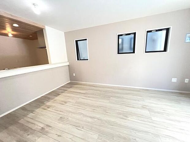 ご家族の温かい時間を演出するダイニングスペースです。