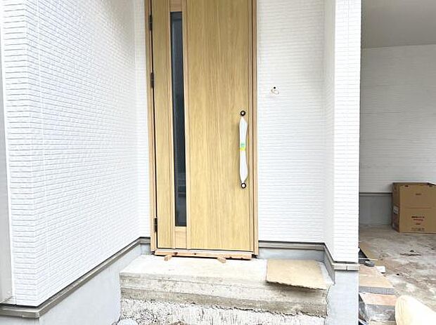 綺麗で明るい玄関でお客様をお迎えいただけます。