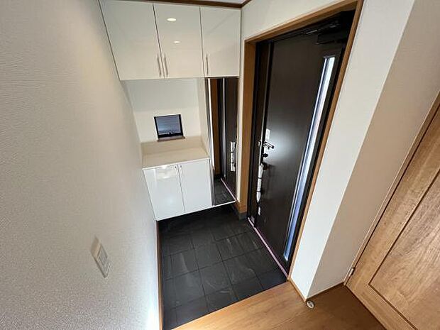 いつも気持ちよくご家族を迎えられる玄関です。