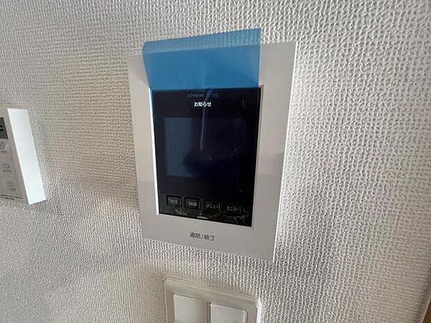訪問者を確認できるTVモニター付きインターフォンです。