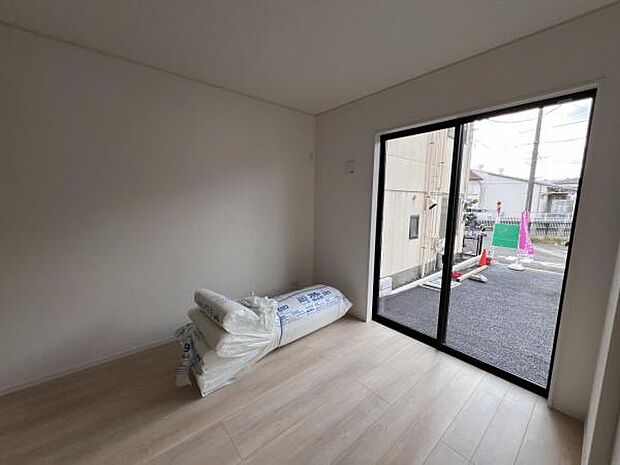 家族団らんの場所としてゆったりと居心地の良いリビングです明るい日差しが入る風通しの良いリビングですご