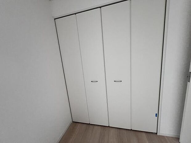 いつでもお部屋をスッキリお使い頂ける収納スペースを設置中の物を確認しやすく取り出しやすい収納スペース