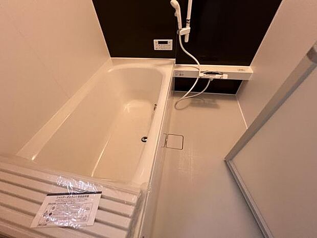 お風呂でほっとひといき1日の疲れを癒しましょうスタイリッシュな浴室で1日の疲れをゆったり癒されるのも