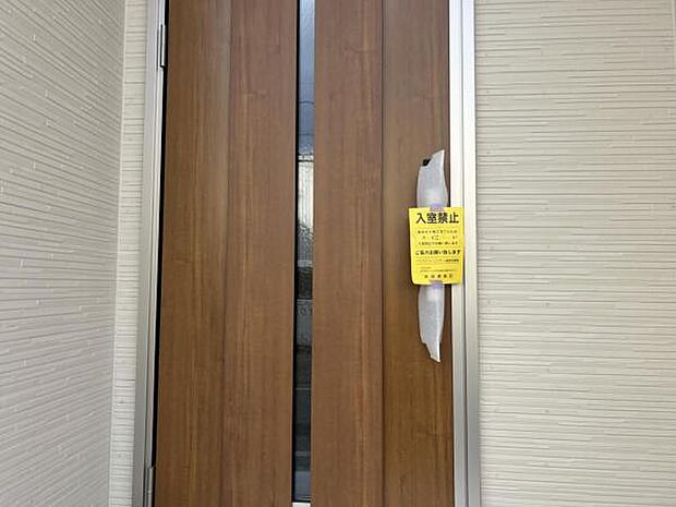 いつも気持ちよくご家族を迎えられる玄関です。綺麗で明るい玄関でお客様をお迎えいただけます。