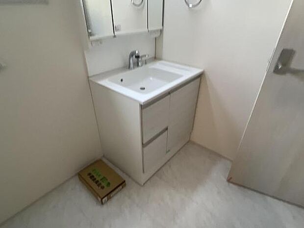 お天気を気にせずお洗濯ができ、室内干し可能です。