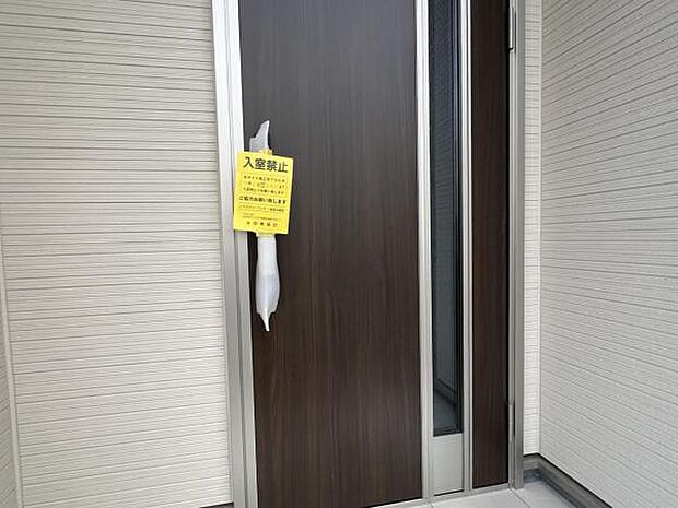 いつも気持ちよくご家族を迎えられる玄関です。綺麗で明るい玄関でお客様をお迎えいただけます。