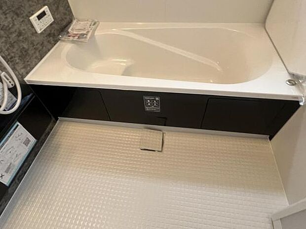 お風呂でほっとひといき1日の疲れを癒しましょうスタイリッシュな浴室で1日の疲れをゆったり癒されるのも