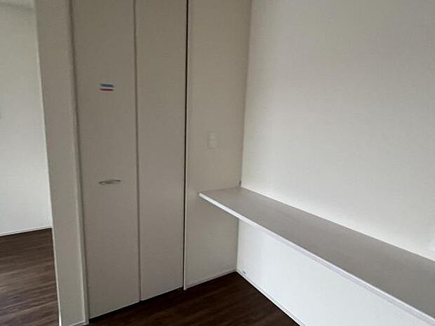 いつでもお部屋をスッキリお使い頂ける収納スペースを設置中の物を確認しやすく取り出しやすい収納スペース