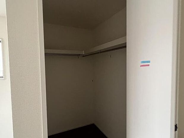 いつでもお部屋をスッキリお使い頂ける収納スペースを設置中の物を確認しやすく取り出しやすい収納スペース