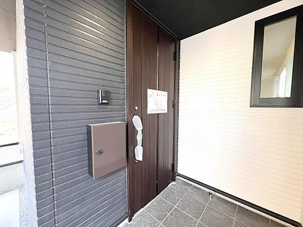 いつも気持ちよくご家族を迎えられる玄関です。
