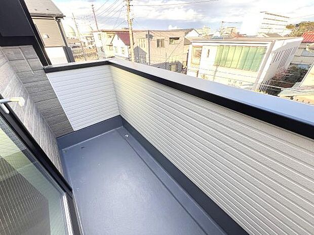 お洗濯ものを気持ち良く太陽の光で干せるのが嬉しいですね。