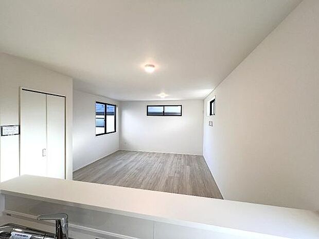 リビングダイニングになります。ご家族そろっての素敵な空間になりそうですね。