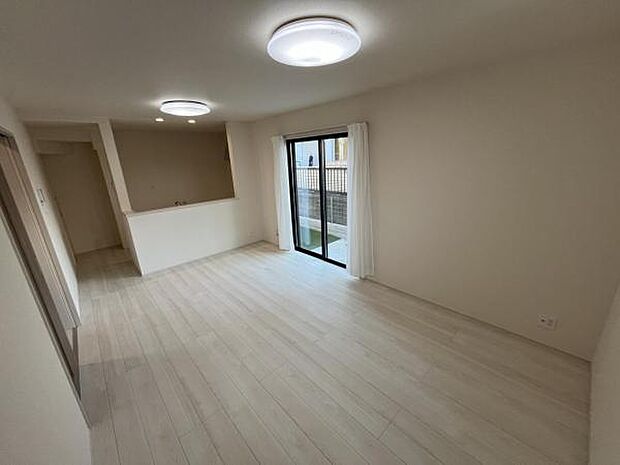 リビングダイニングになります。ご家族そろっての素敵な空間になりそうですね。