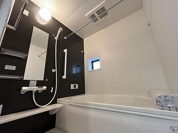 スタイリッシュな浴室で1日の疲れをゆったり癒されるのもいいですね。