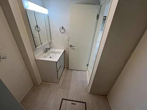 脱衣所は小さなお子様がいるご家庭にも重宝されます。