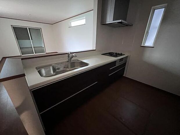 料理の時間が楽しくなるキッチンスペースです作業スペースが広く家事動線をゆったりと確保できるキッチン