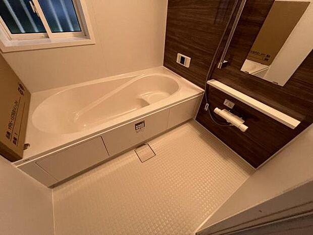 お風呂でほっとひといき1日の疲れを癒しましょうスタイリッシュな浴室で1日の疲れをゆったり癒されるのも