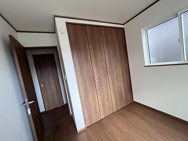 いつでもお部屋をスッキリお使い頂ける収納スペースを設置中の物を確認しやすく取り出しやすい収納スペース