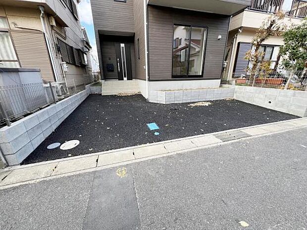 駐車場ももちろん完備しておりますのでお車所有の方にも心強いです。