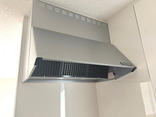 ご家族を見守りながら家事が捗る対面式キッチン。お料理をしながらご家族のサポートも可能です。