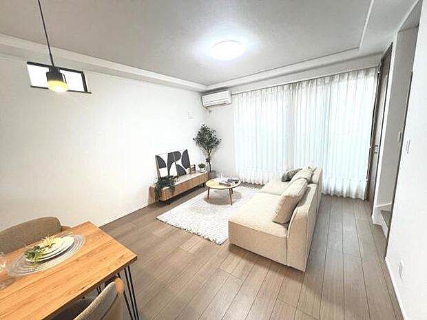 リビングダイニングになります。ご家族そろっての素敵な空間になりそうですね。