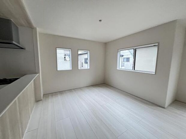 リビングダイニングになりますご家族そろっての素敵な空間になりそうですね暖かな日差しが差し込むリビング