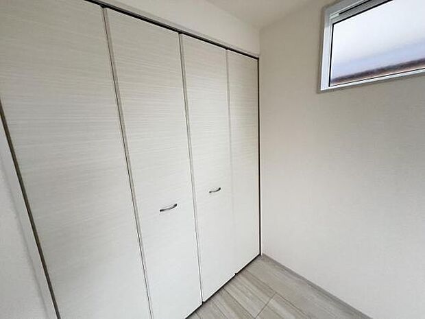 いつでもお部屋をスッキリお使い頂ける収納スペースを設置中の物を確認しやすく取り出しやすい収納スペース