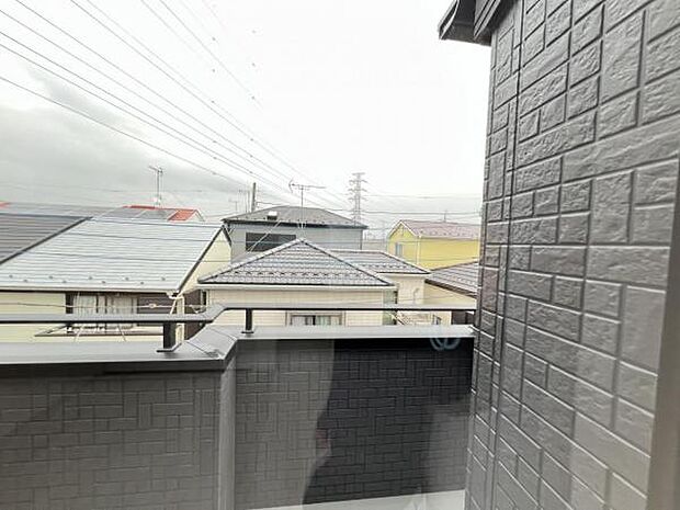 お住まいからの眺望ですバルコニーからの眺望です明るい陽射しを浴びながらゆったりと過ごすのも良いですね