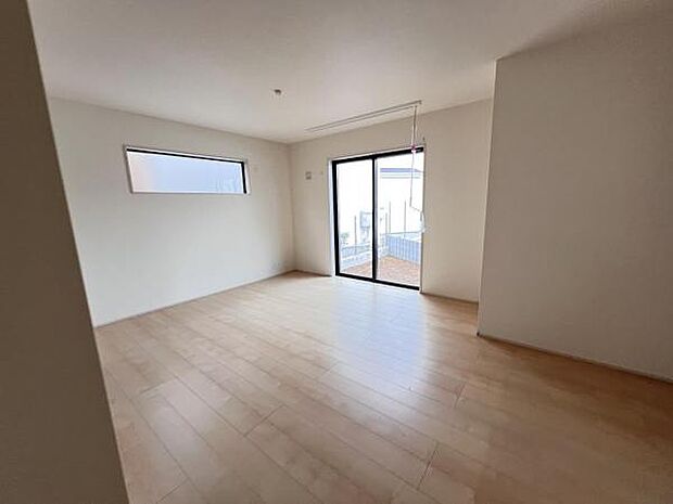 家族団らんの場所としてゆったりと居心地の良いリビングです明るい日差しが入る風通しの良いリビングですご