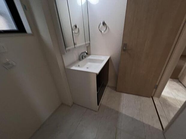 お天気を気にせずお洗濯ができ、室内干し可能です。