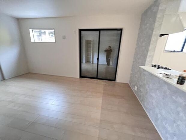 家族団らんの場所としてゆったりと居心地の良いリビングです明るい日差しが入る風通しの良いリビングですご